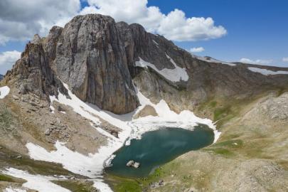Bulutların üstünde: Buyer Gölü