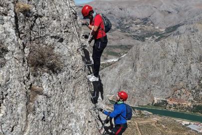 Erzincan'da “Cennete Açılan Kapı” adrenalin tutkunlarını bekliyor