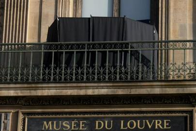 Fransız medyası: Louvre soygunu ile bağlantılı 2 şüpheli gözaltına alındı