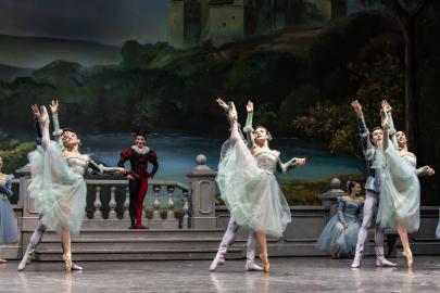 “Kuğu Gölü” balesi bu akşam AKM’de prömiyer yapacak