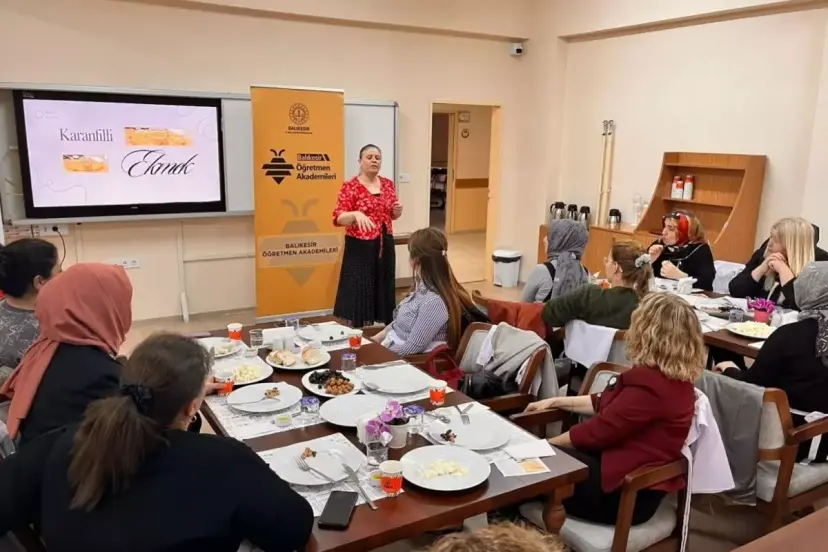 Balıkesir Gastronomi Akademisi&apos;nde &quot;Karanfilli Bayram Ekmeği&quot; Coşkusu