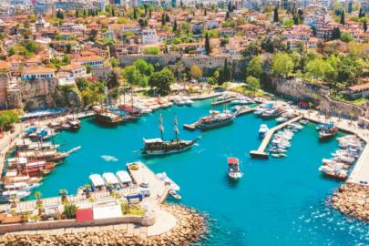 Turizmin başkenti: Antalya eşsiz güzellikleriyle yoğun ilgi görüyor