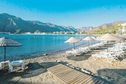 Koyların kıyısında sessiz bir lüks halk plajları