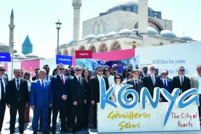 Türkçe tiyatro yapanların festivali başladı