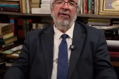 Evlat hasretini binlerce çocuğa umut ederek dindirdiler: Erhan Erken Zeynep Kamil'in bilinmeyen hikayesini anlattı