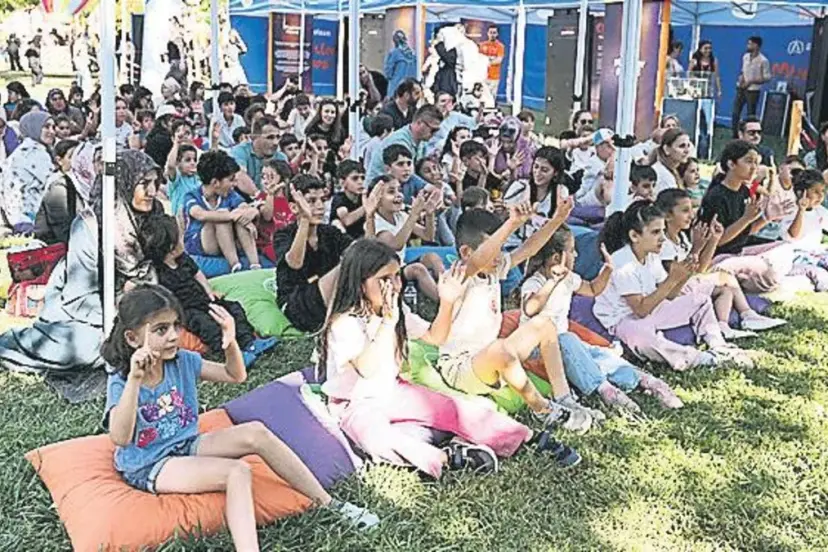 Van Kültür Yolu Festivali'nde renkli başlangıç