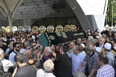 Yazar Ali Haydar Haksal son yolculuğuna uğurlandı