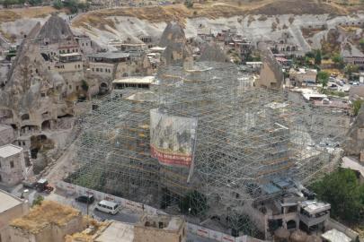 Kapadokya'da riskli peribacaları için restorasyon çalışması